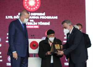Presiden Erdogan serahkan rumah untuk korban gempa