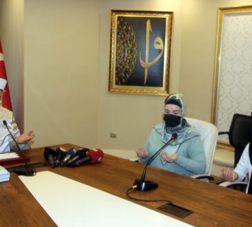 Wanita Jerman masuk Islam di hadapan mufti Turki