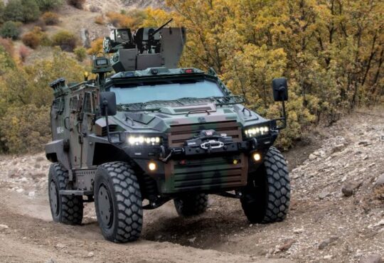 Kendaraan lapis baja 4x4 Yoruk Turki