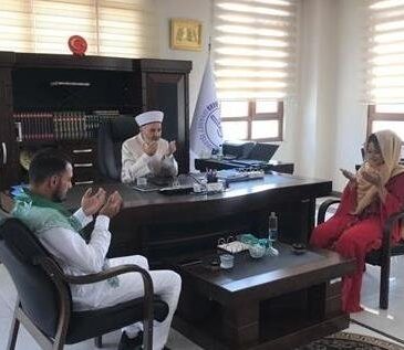 wanita Prancis masuk Islam di Turki