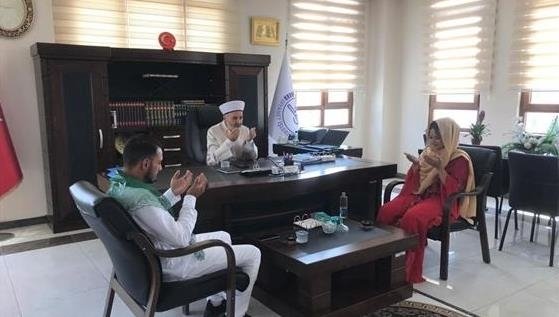 wanita Prancis masuk Islam di Turki